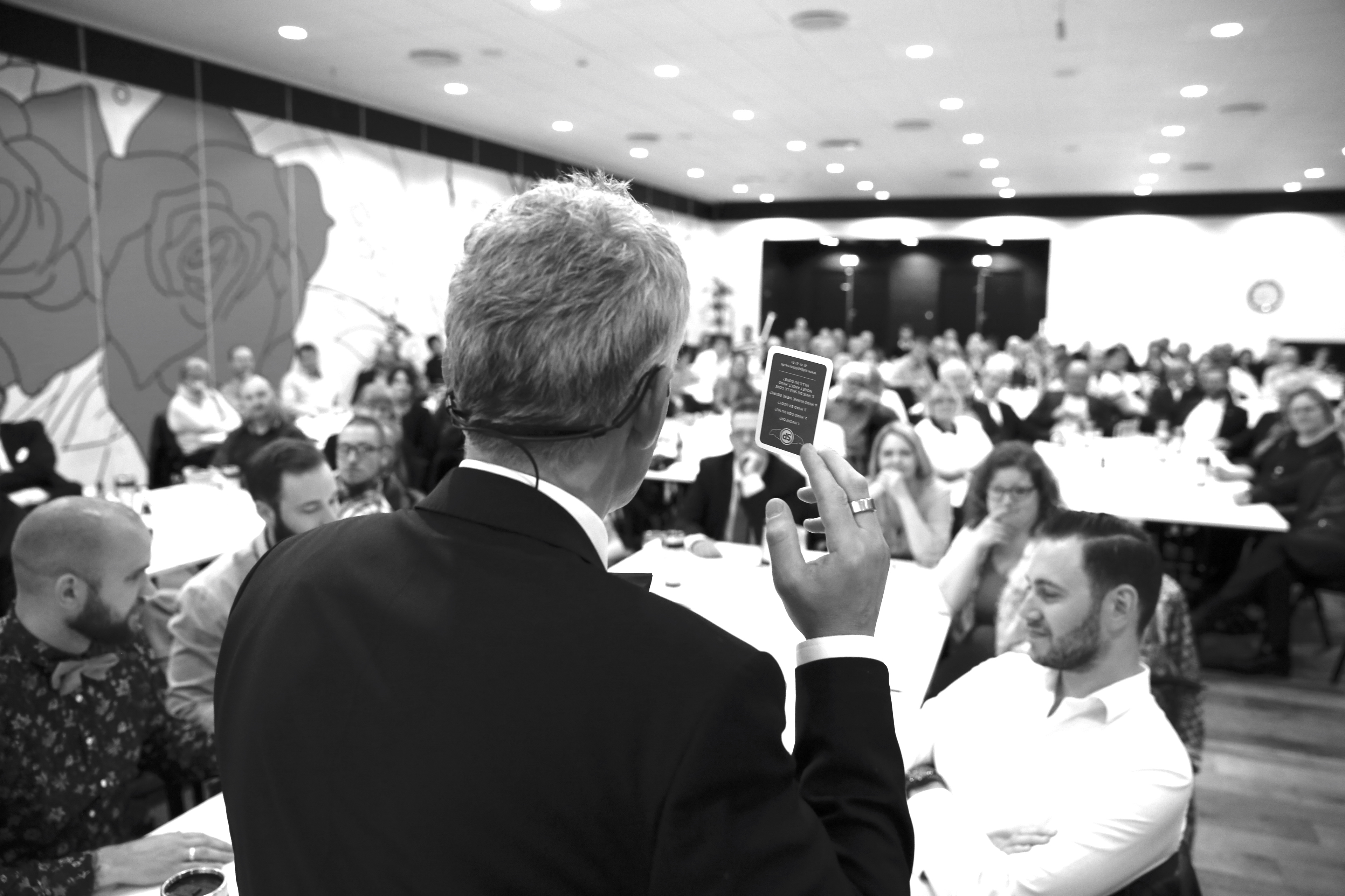 SalgsPiloterne foredrag publikum Tony i forgrund